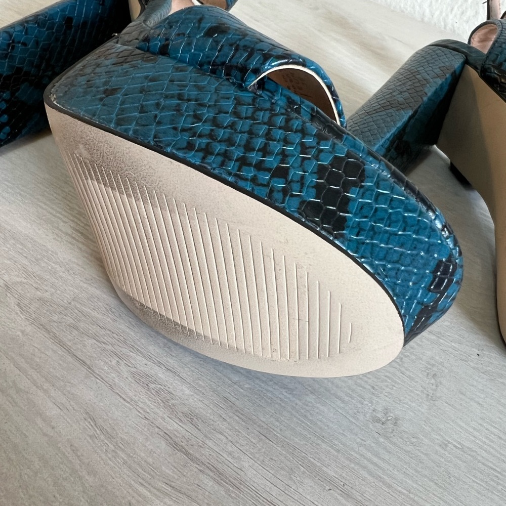 Vegan leather teal snake print high heel sandals - Picture 4 of 7
